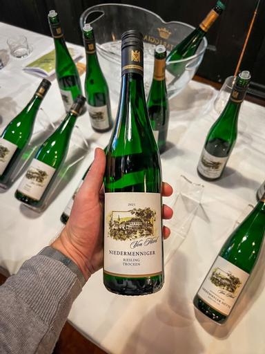 von Hovel Niedermenning Riesling Trocken
