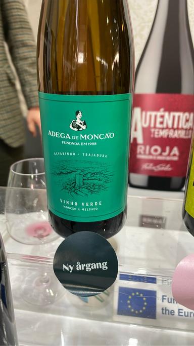 Adega Moncao Alvarinho Trajadura Vinho Verde