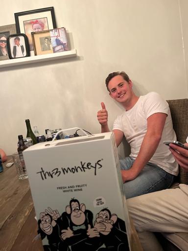 Thr3 Monkeys Fresh & Fruity White Wine