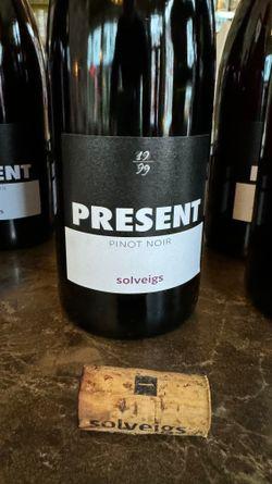 Solveigs Present Pinot Noir