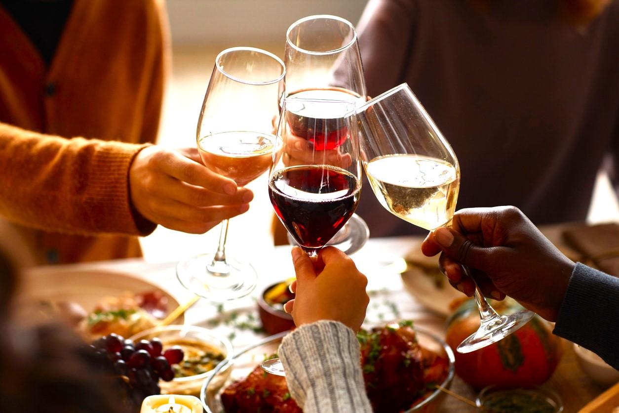 Sammenlign franske klassikere og ungarske viner til en 5-retters meny_image